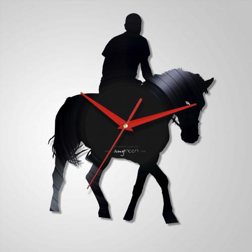 Anynoon_vinyl_clock_design_LP_horse_black_kon_cierny